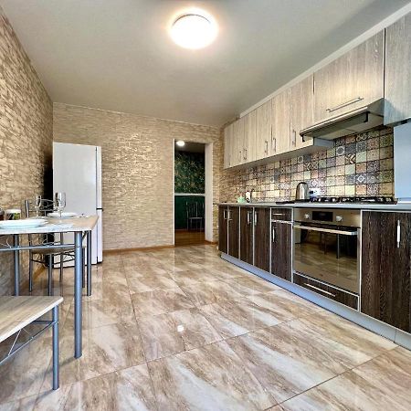 Apartpoltava Простора Однокімнатна Квартира В Новобудові, Корпусний Парк Exteriör bild